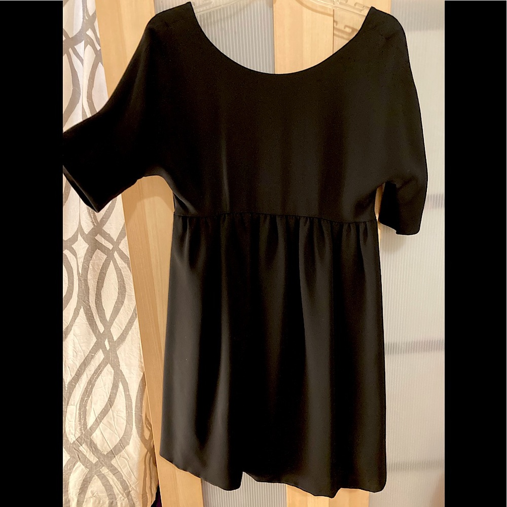 Exquisitely crafted silk LBD size approx. 4-6/S-M